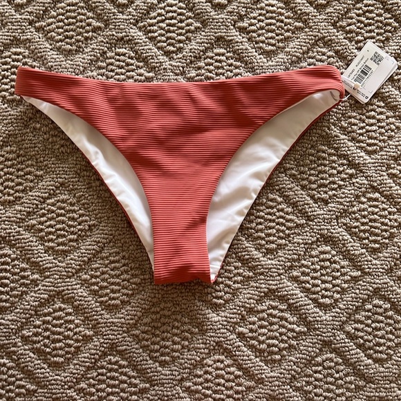 Brand new lululemon swimsuit! - Picture 4 of 8